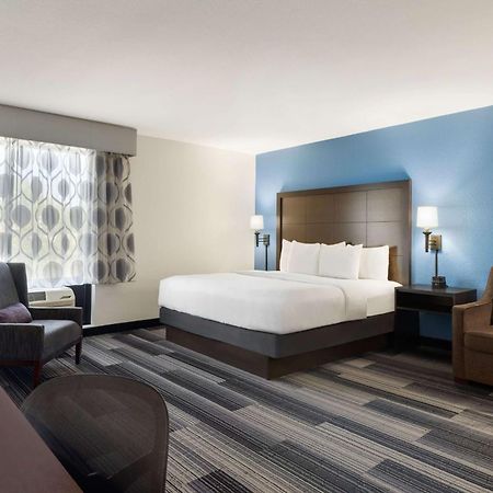 La Quinta By Wyndham Springfield Airport Plaza Hotel Kültér fotó