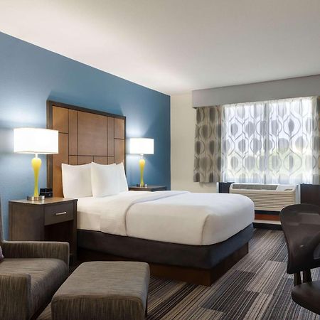 La Quinta By Wyndham Springfield Airport Plaza Hotel Kültér fotó