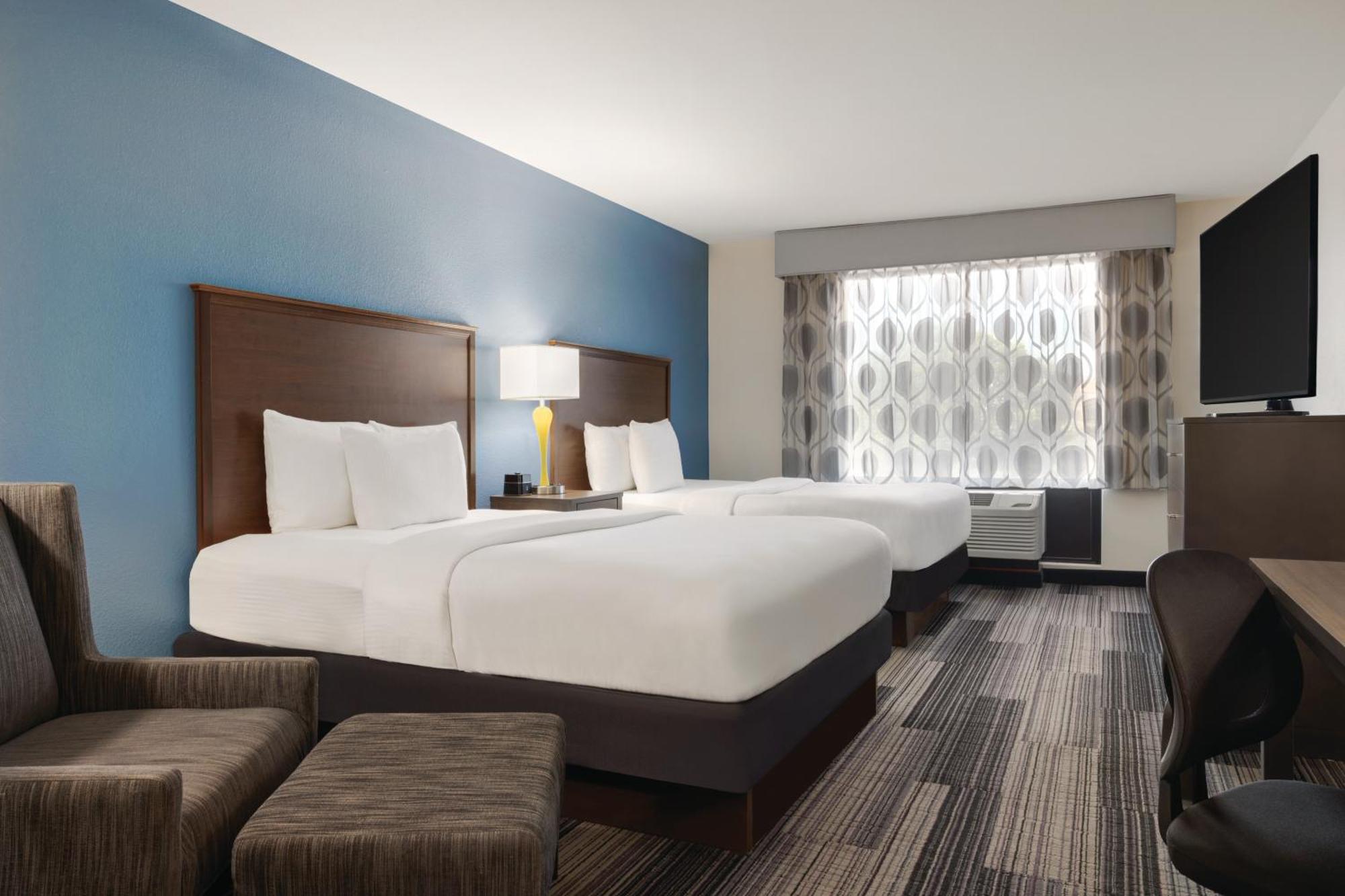 La Quinta By Wyndham Springfield Airport Plaza Hotel Kültér fotó