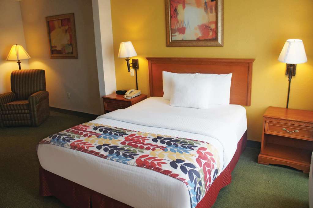 La Quinta By Wyndham Springfield Airport Plaza Hotel Szoba fotó
