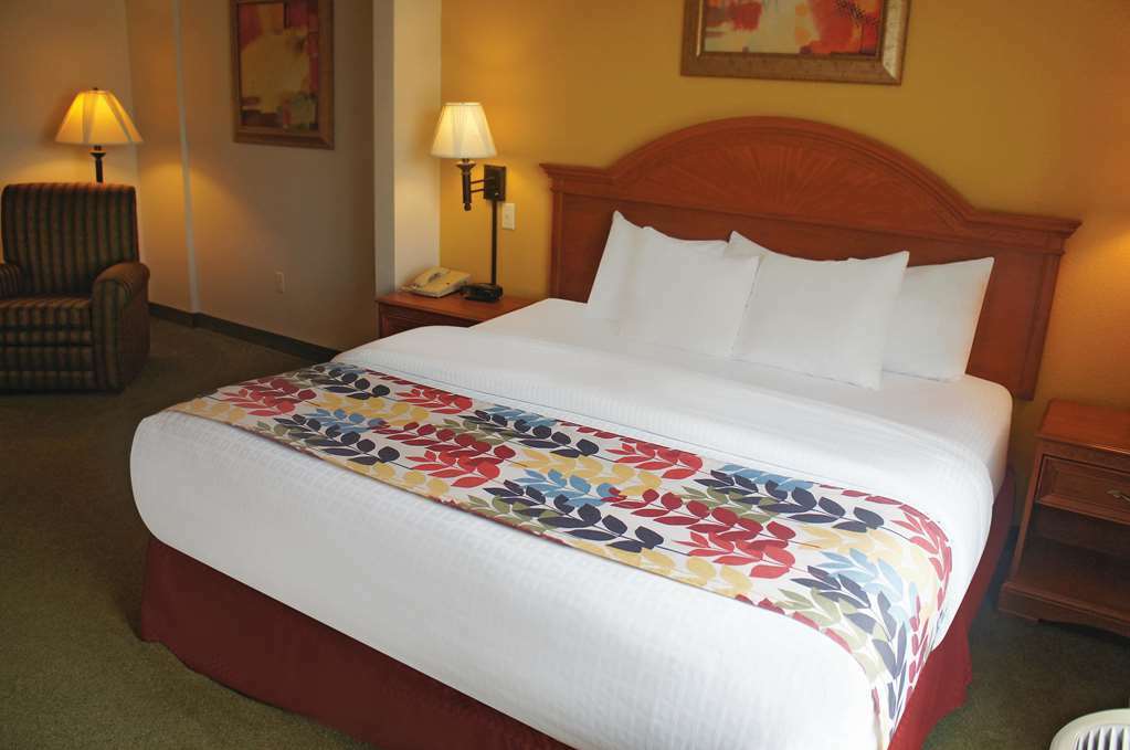 La Quinta By Wyndham Springfield Airport Plaza Hotel Szoba fotó