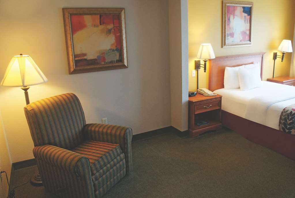 La Quinta By Wyndham Springfield Airport Plaza Hotel Szoba fotó