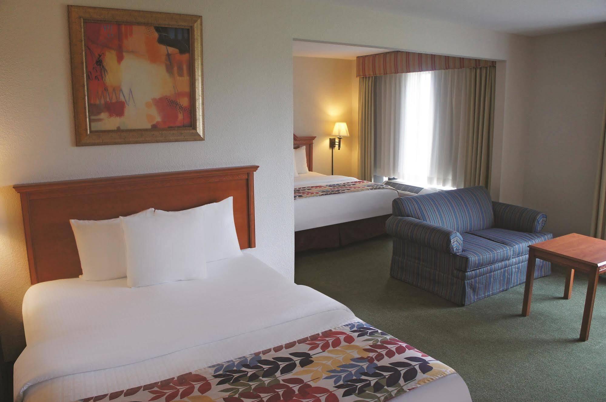 La Quinta By Wyndham Springfield Airport Plaza Hotel Kültér fotó