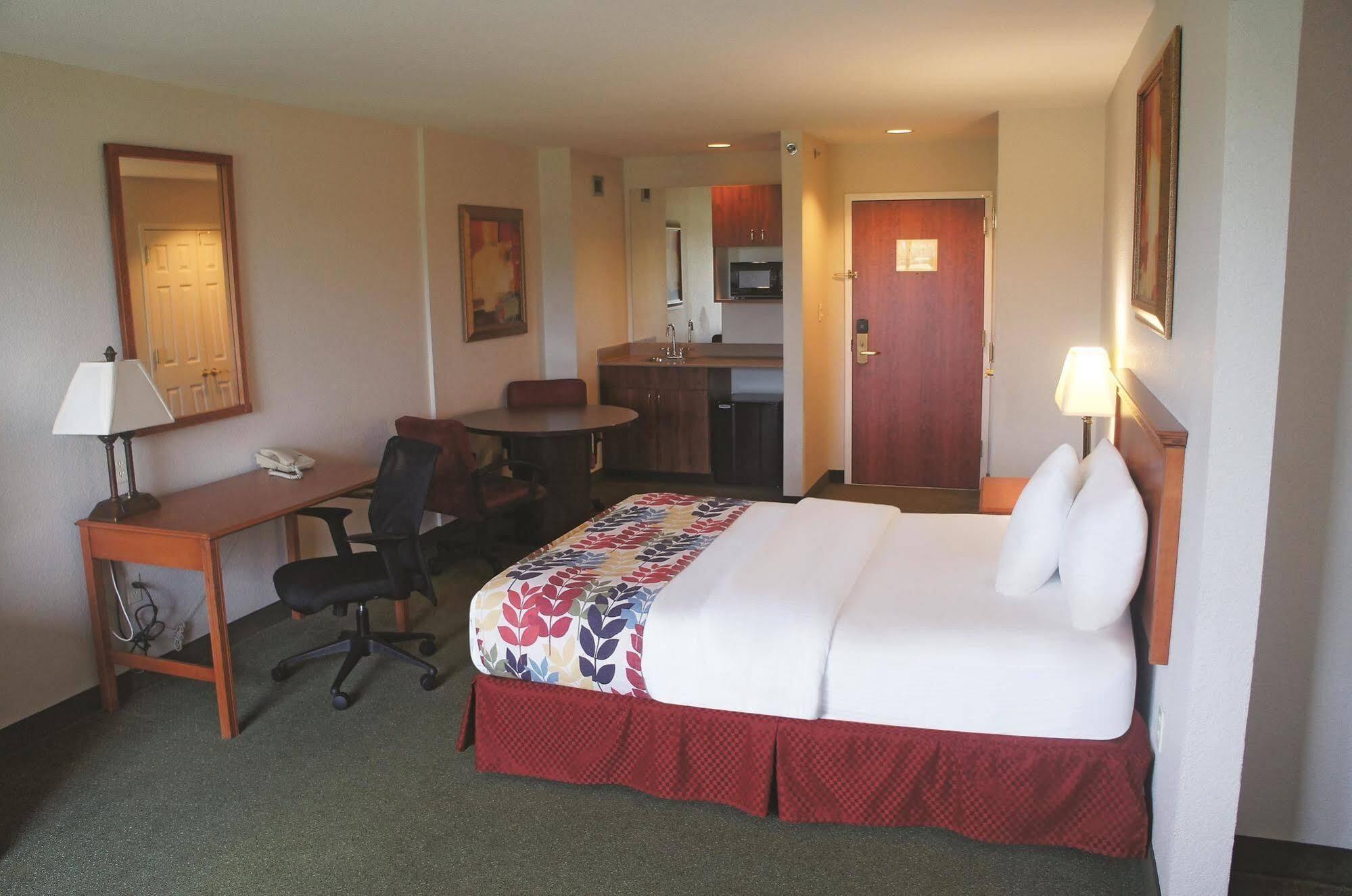 La Quinta By Wyndham Springfield Airport Plaza Hotel Kültér fotó